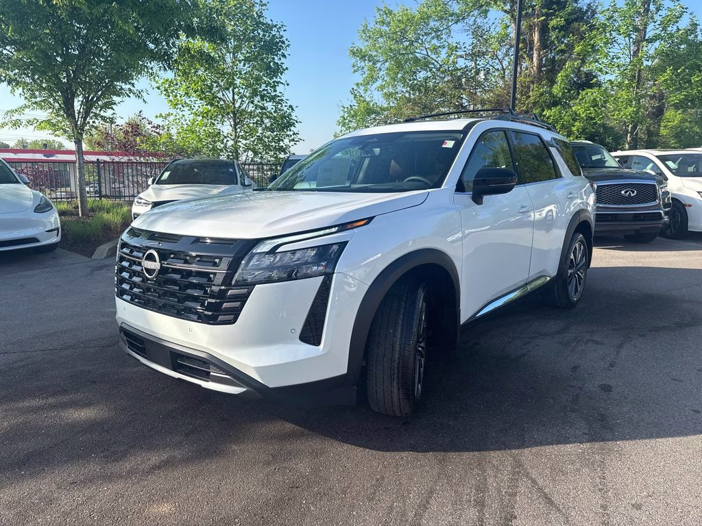 2026 Everest White Pearl Tricoat Nissan Pathfinder Platinum FWD SUV