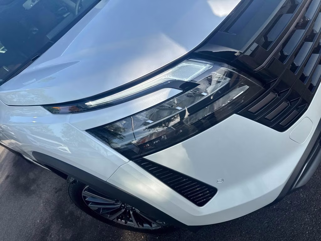 2026 Everest White Pearl Tricoat Nissan Pathfinder Platinum FWD SUV