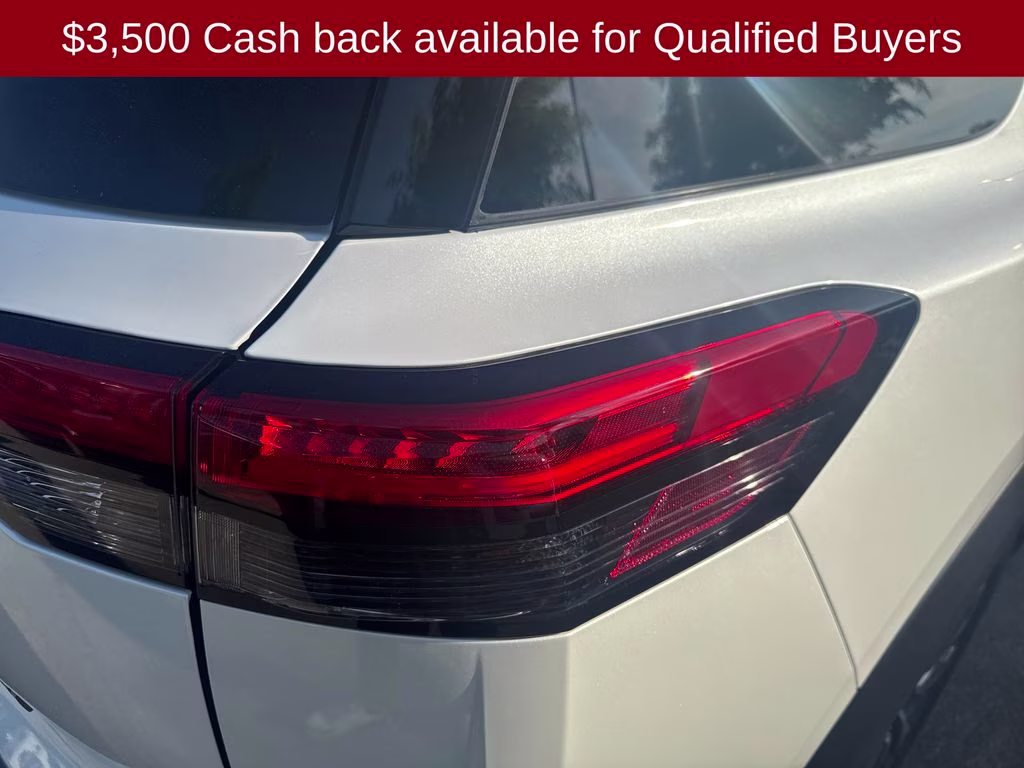 2026 Everest White Pearl Tricoat Nissan Pathfinder Platinum FWD SUV