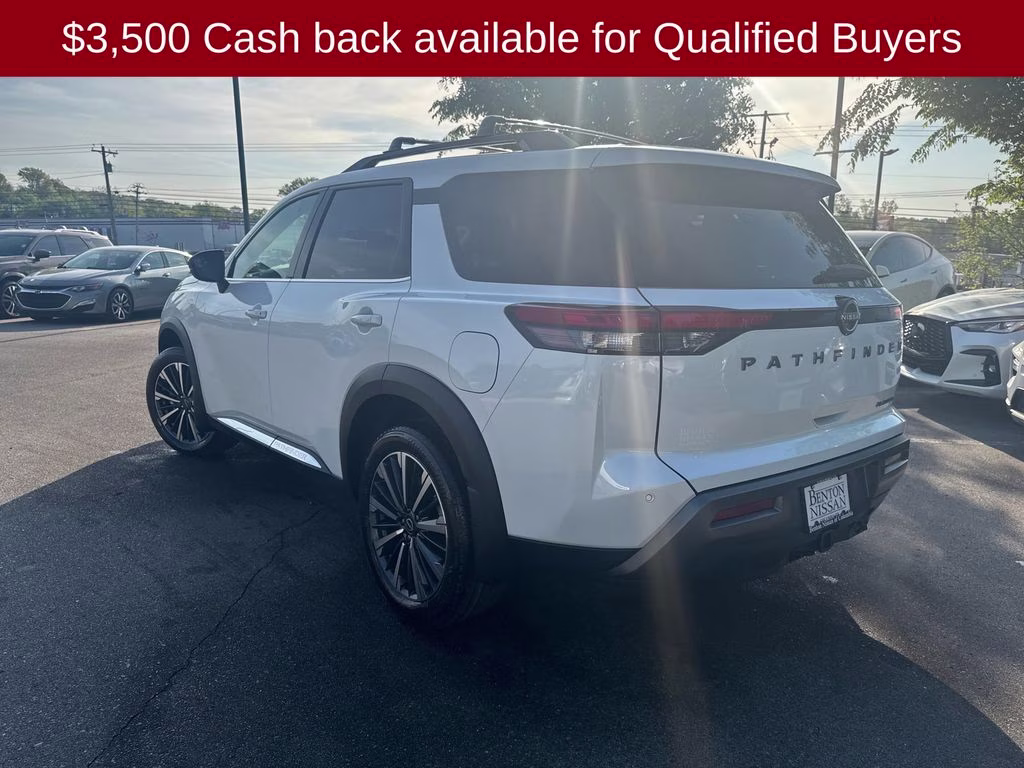 2026 Everest White Pearl Tricoat Nissan Pathfinder Platinum FWD SUV