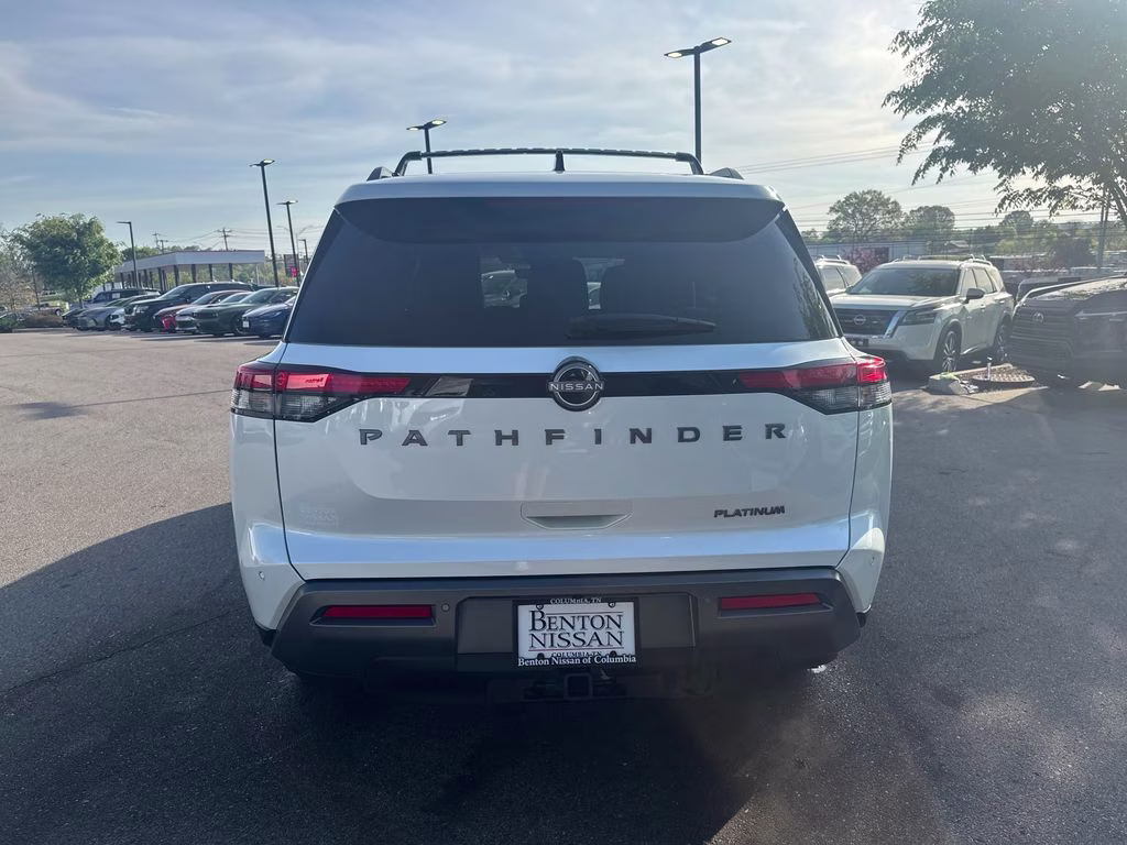 2026 Everest White Pearl Tricoat Nissan Pathfinder Platinum FWD SUV