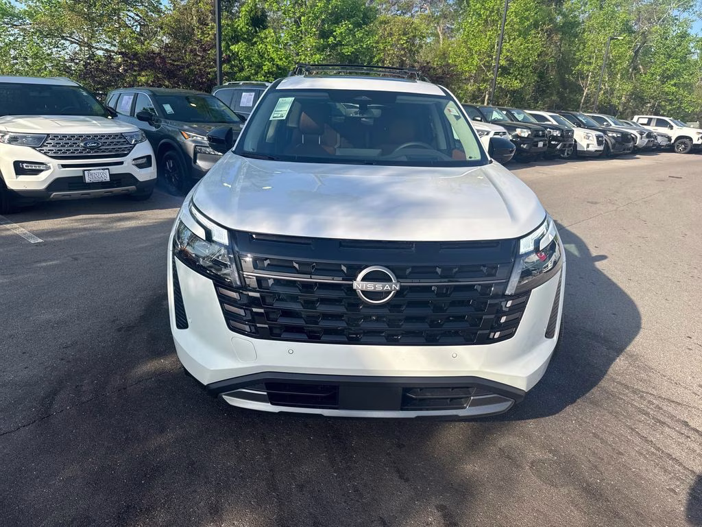 2026 Everest White Pearl Tricoat Nissan Pathfinder Platinum FWD SUV