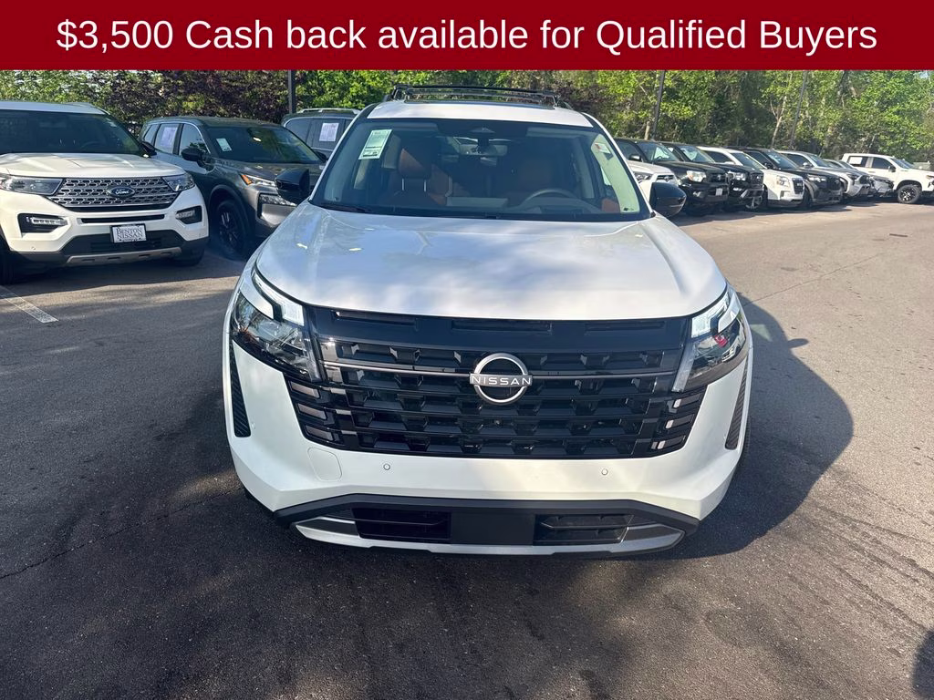 2026 Everest White Pearl Tricoat Nissan Pathfinder Platinum FWD SUV