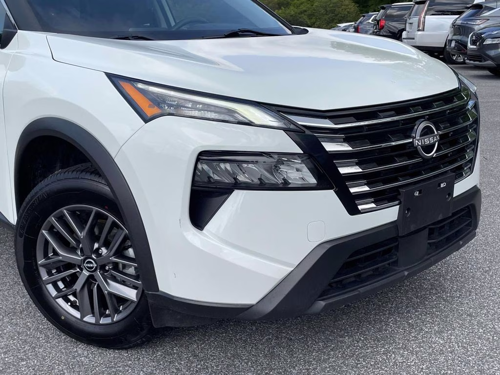 2024 Glacier White Nissan Rogue S FWD SUV