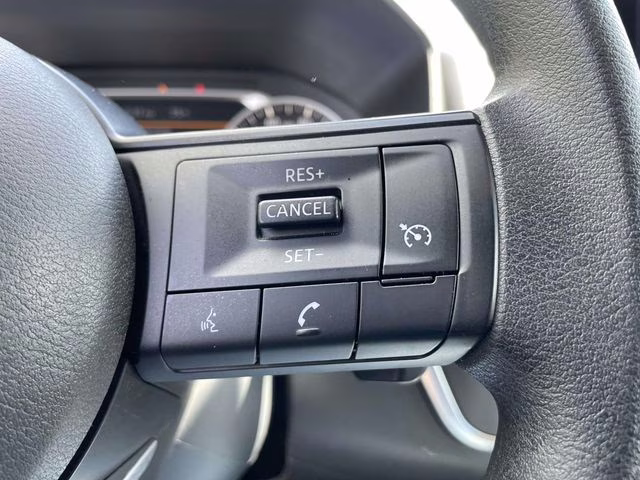 2024 Brilliant Silver Metallic Nissan Rogue S FWD SUV