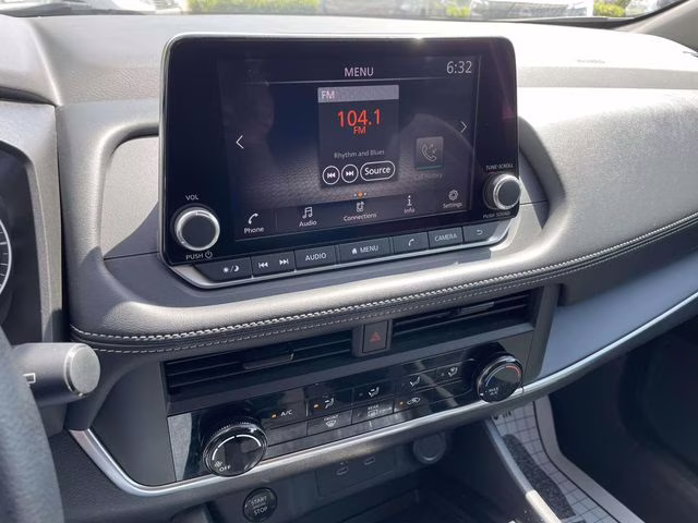 2024 Brilliant Silver Metallic Nissan Rogue S FWD SUV