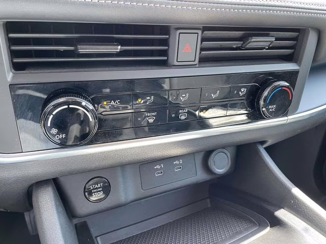 2024 Brilliant Silver Metallic Nissan Rogue S FWD SUV