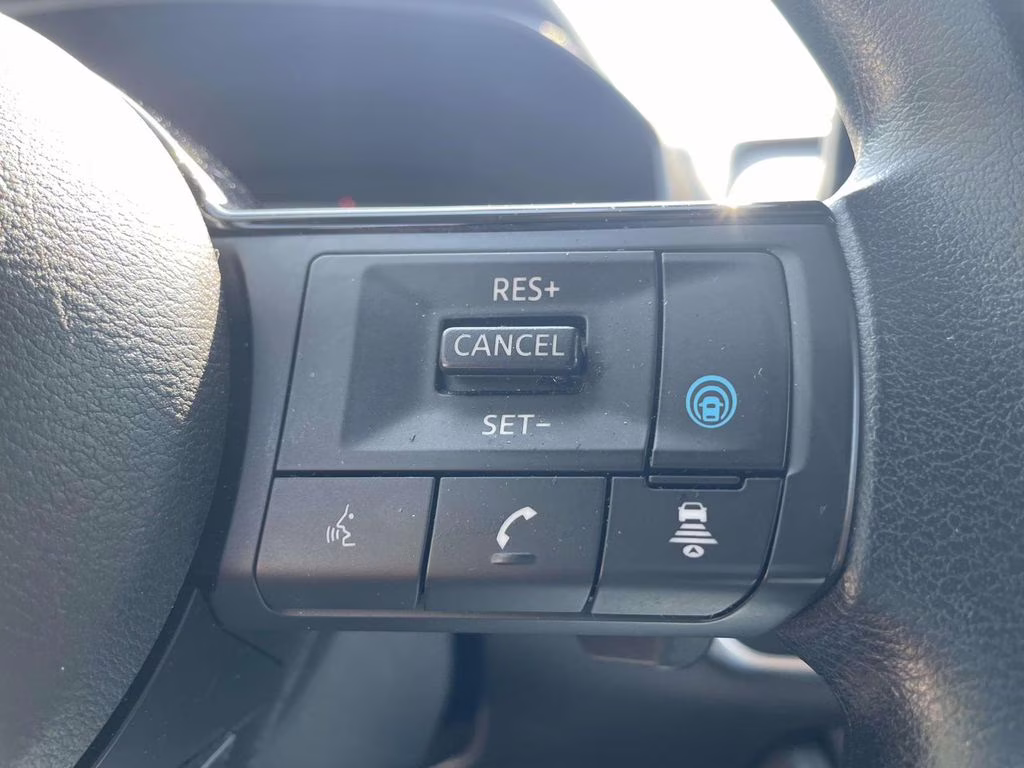2023 Pearl White Tricoat Nissan Rogue SV FWD SUV
