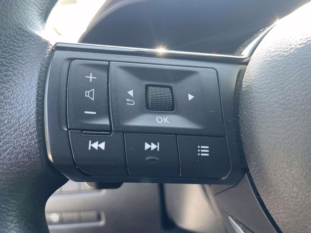 2023 Pearl White Tricoat Nissan Rogue SV FWD SUV