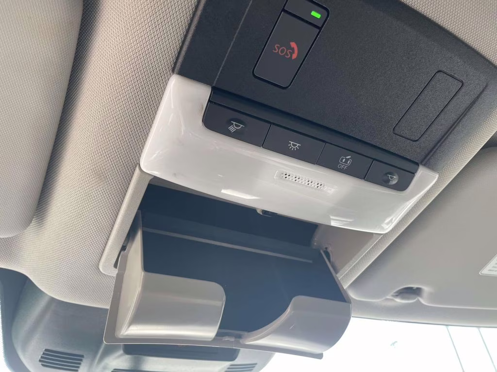 2023 Pearl White Tricoat Nissan Rogue SV FWD SUV