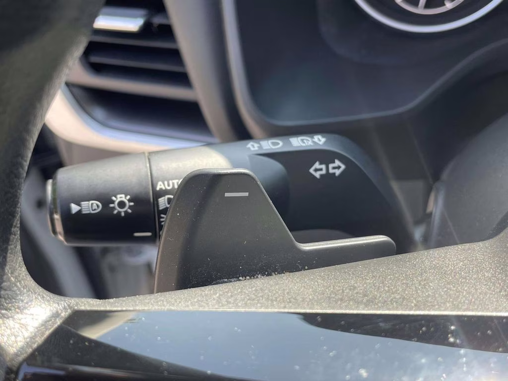 2023 Pearl White Tricoat Nissan Rogue SV FWD SUV