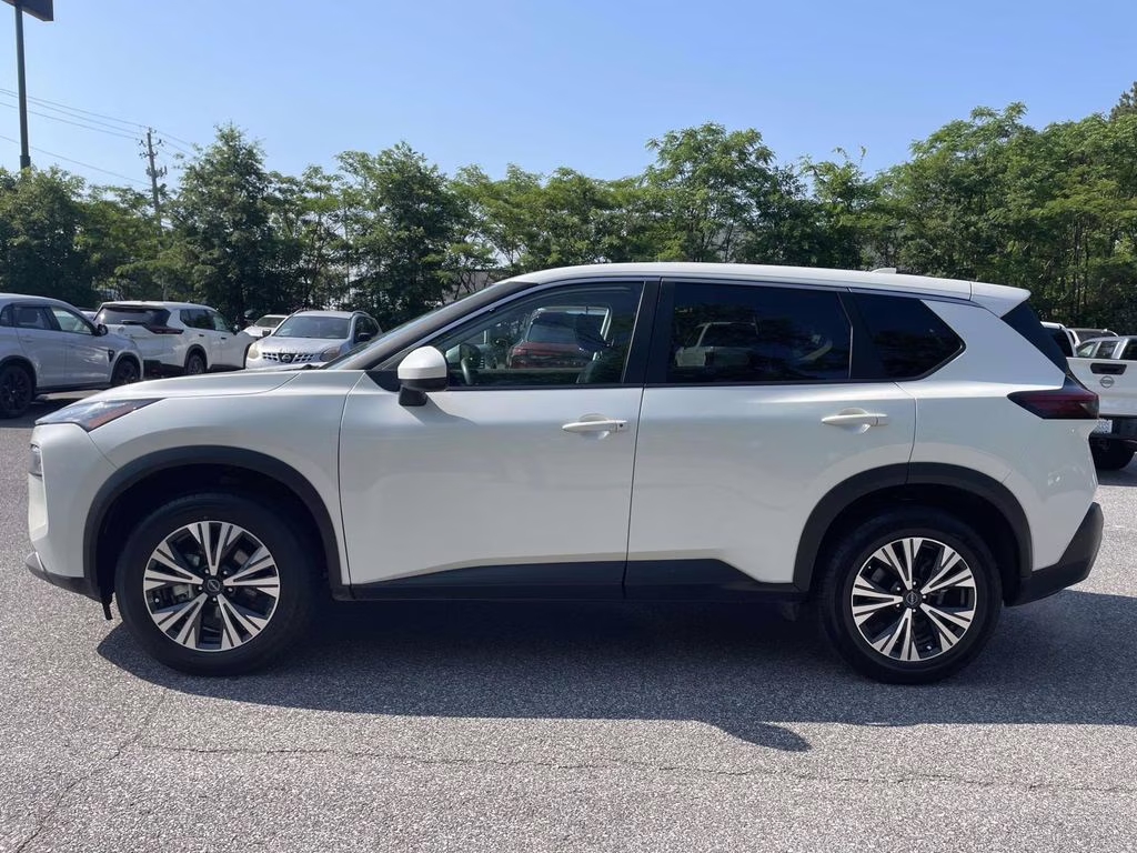 2023 Pearl White Tricoat Nissan Rogue SV FWD SUV