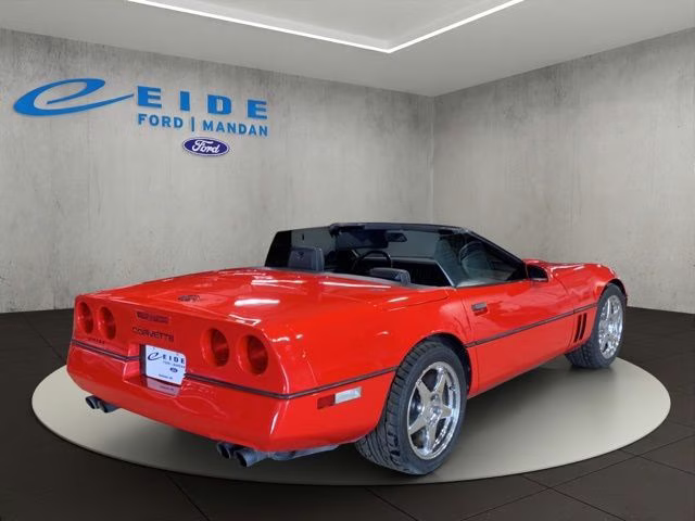 1986 RED Chevrolet Corvette Base RWD Convertible
