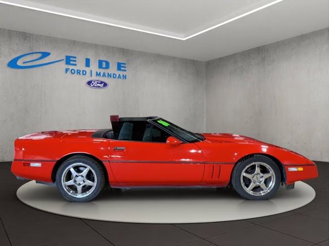 1986 RED Chevrolet Corvette Base RWD Convertible