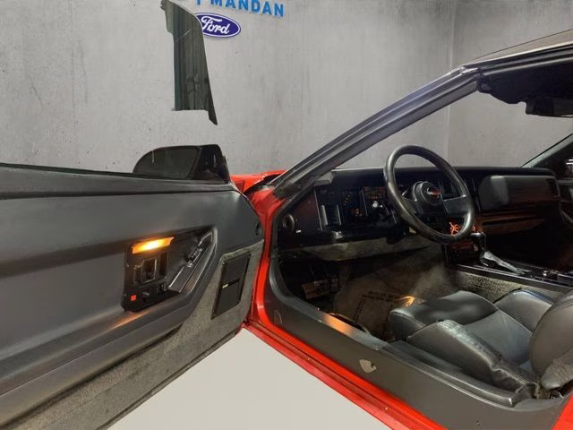 1986 RED Chevrolet Corvette Base RWD Convertible