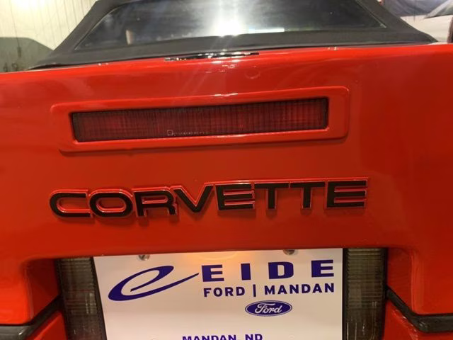 1986 RED Chevrolet Corvette Base RWD Convertible