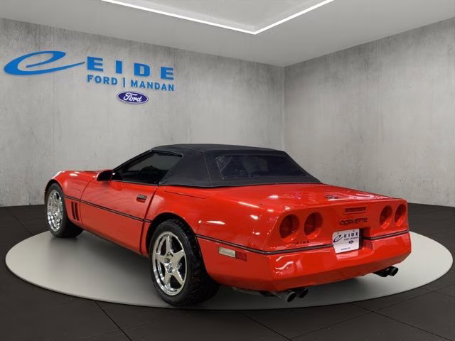 1986 RED Chevrolet Corvette Base RWD Convertible