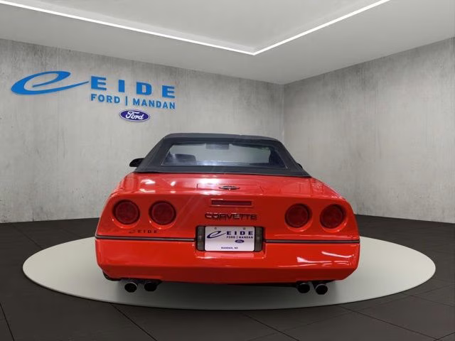 1986 RED Chevrolet Corvette Base RWD Convertible