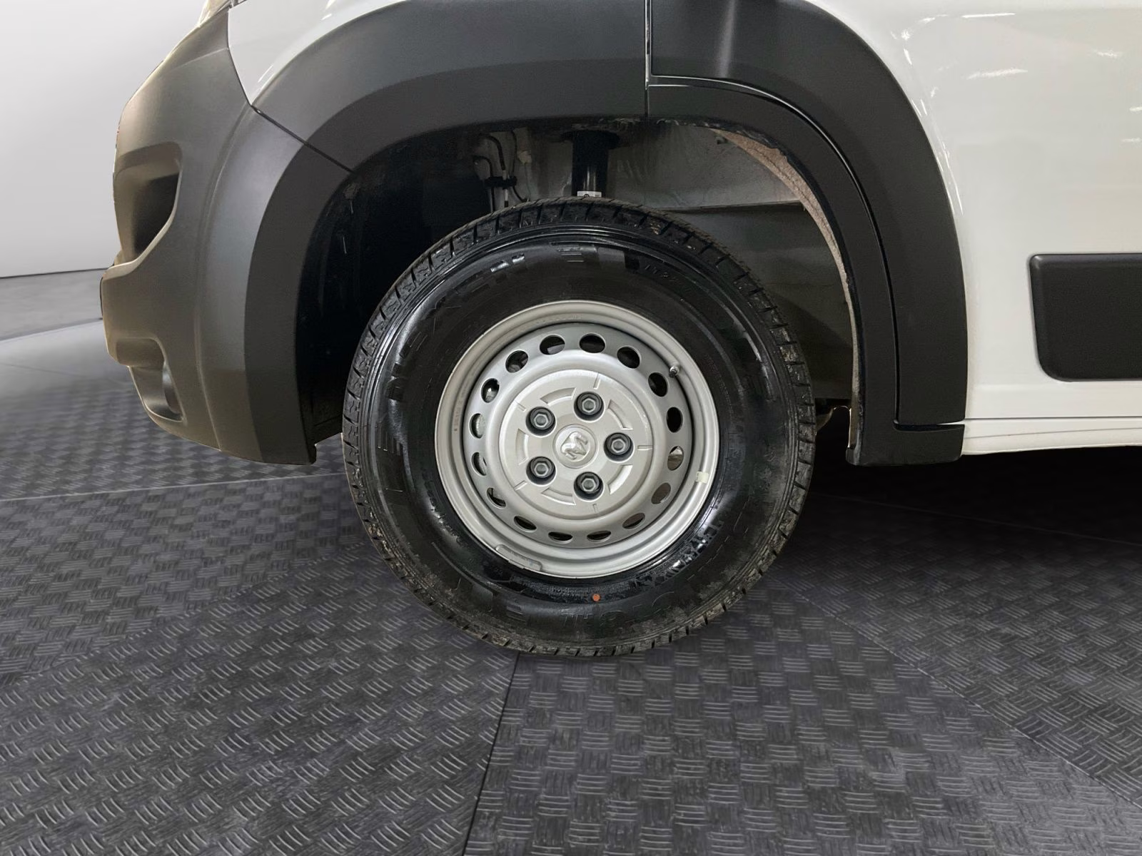 2025 Bright White Clearcoat Ram ProMaster 1500 Low Roof FWD Van