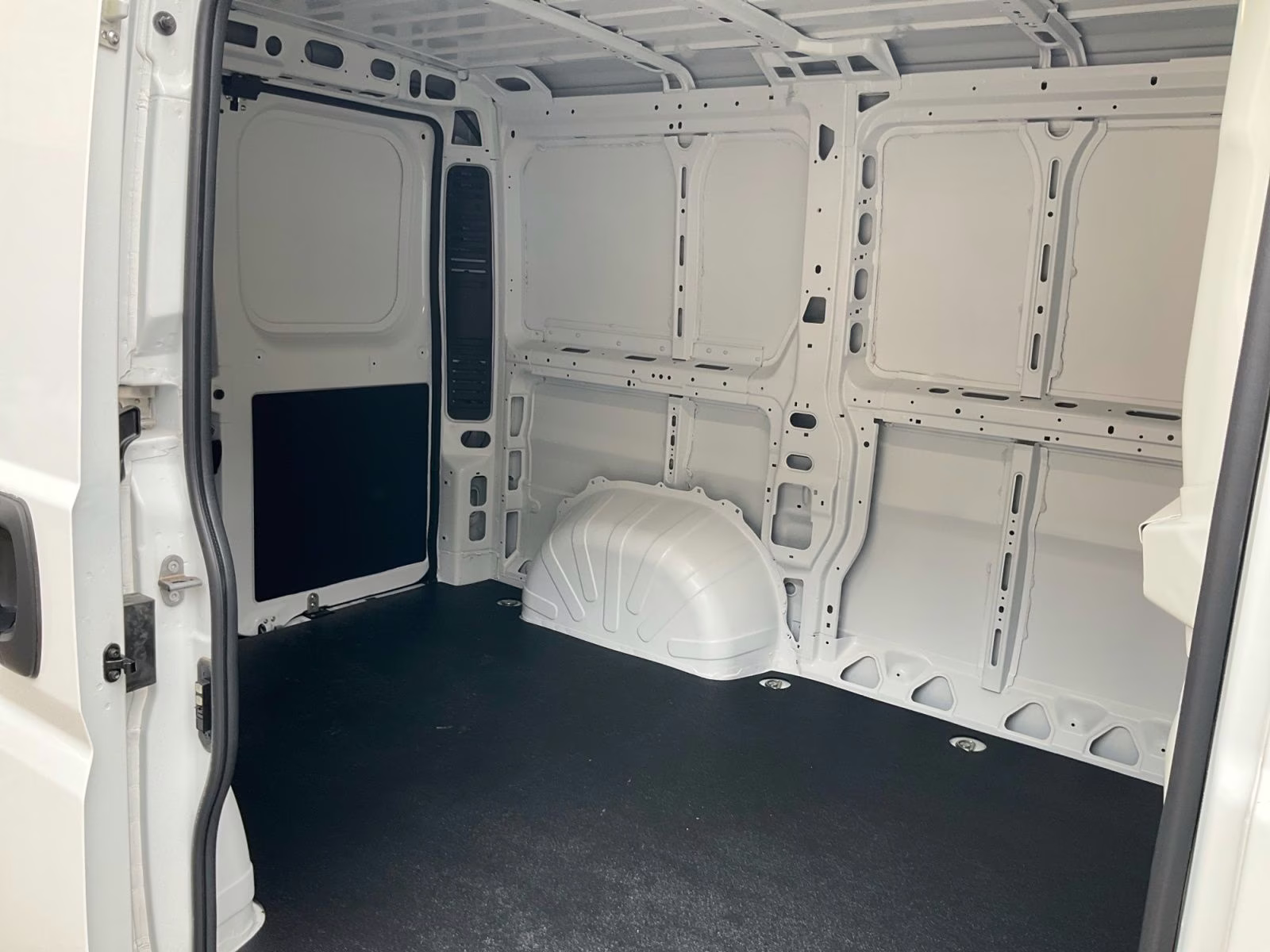 2025 Bright White Clearcoat Ram ProMaster 1500 Low Roof FWD Van