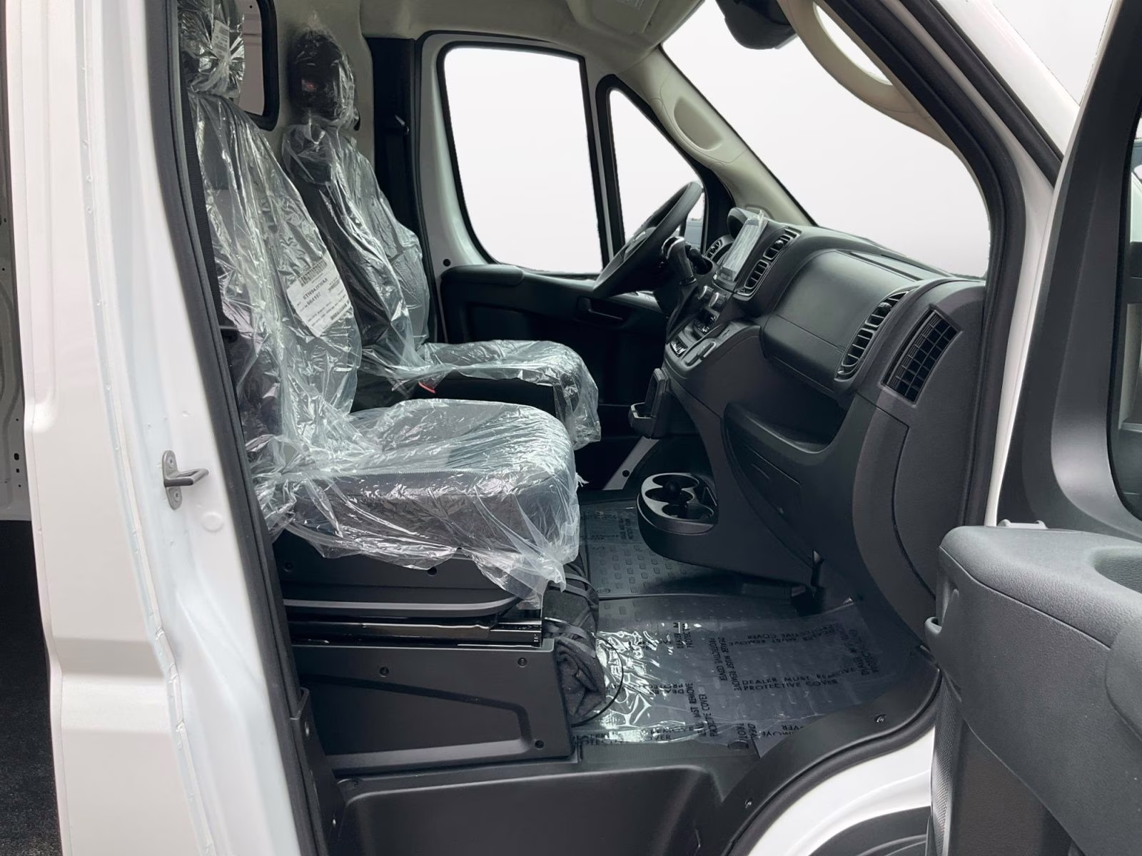 2025 Bright White Clearcoat Ram ProMaster 1500 Low Roof FWD Van