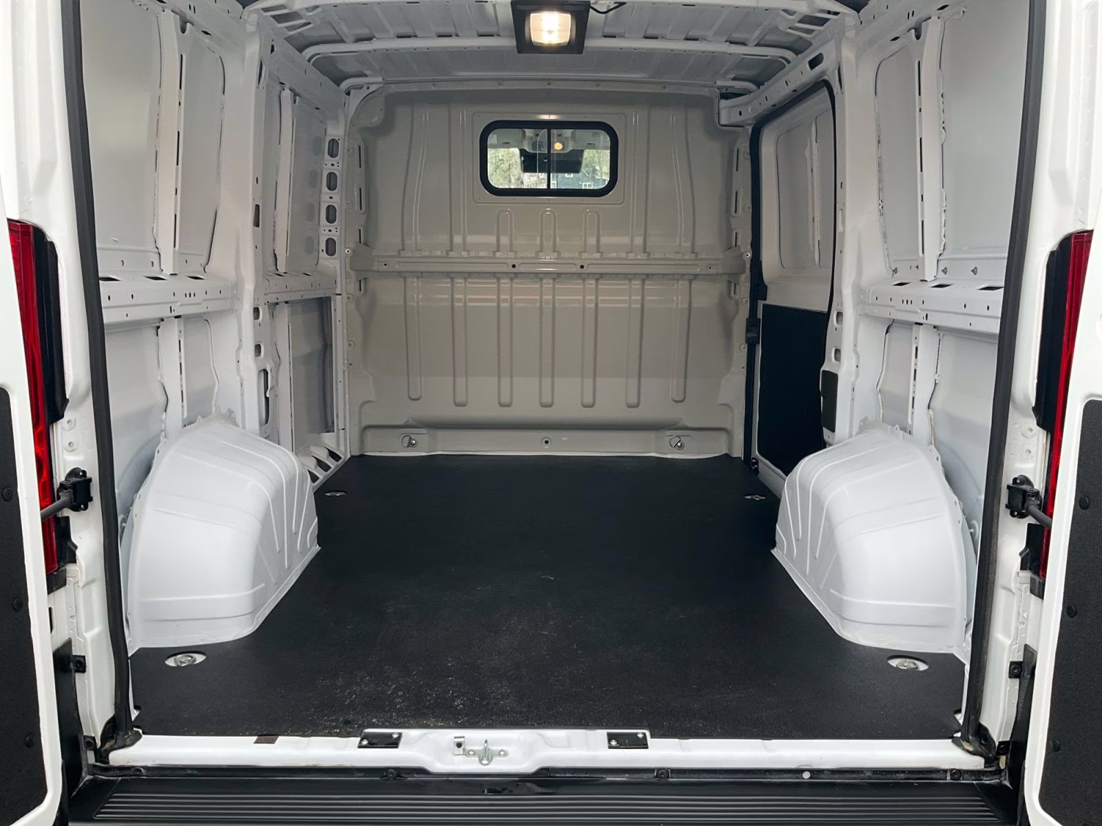 2025 Bright White Clearcoat Ram ProMaster 1500 Low Roof FWD Van