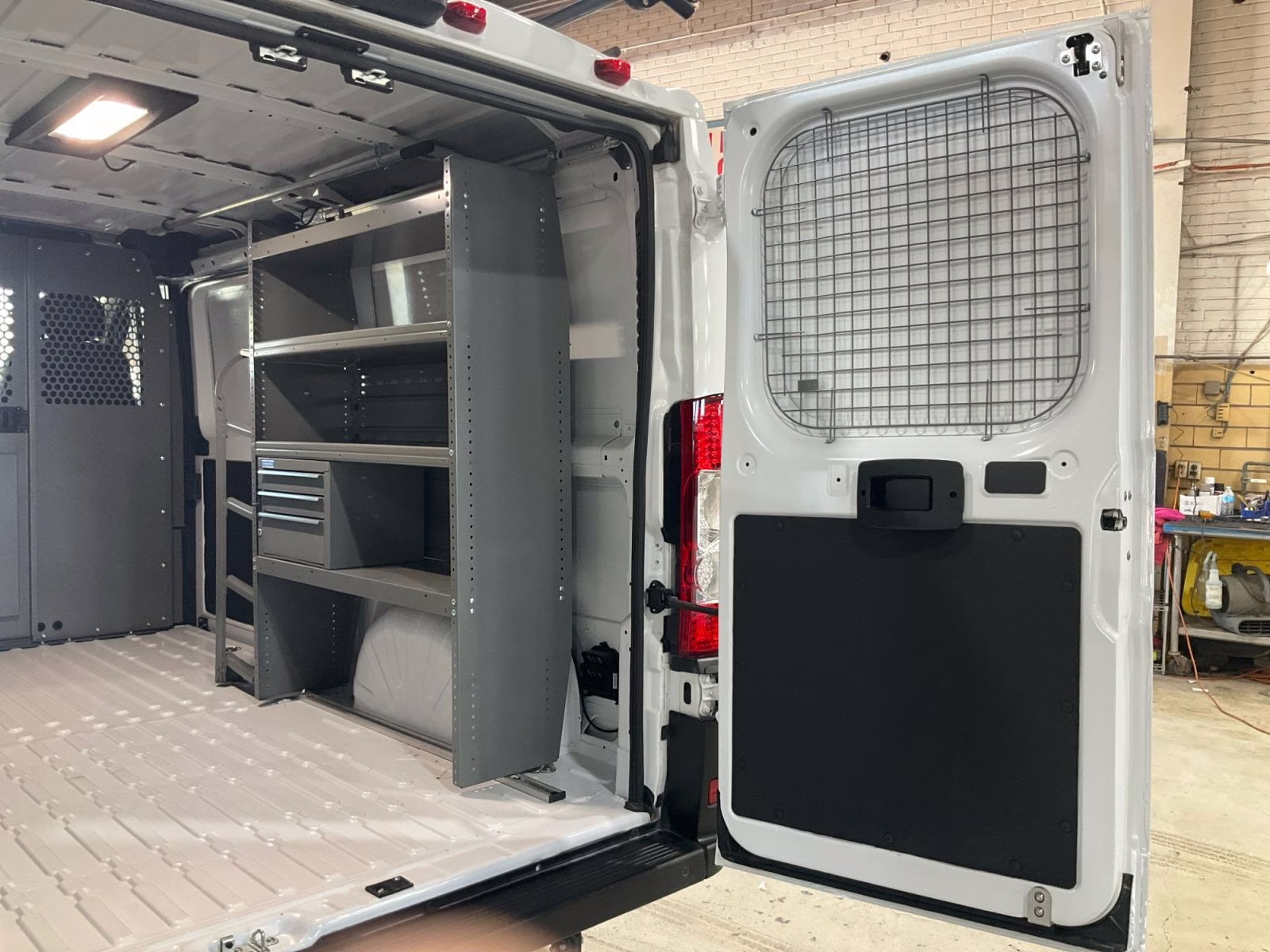 2025 Bright White Clearcoat Ram PPromaster 2500 Low Roof SLT FWD Van