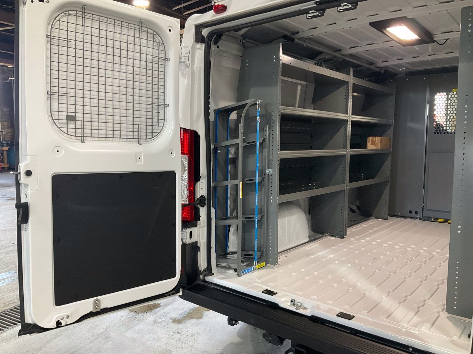 2025 Bright White Clearcoat Ram PPromaster 2500 Low Roof SLT FWD Van