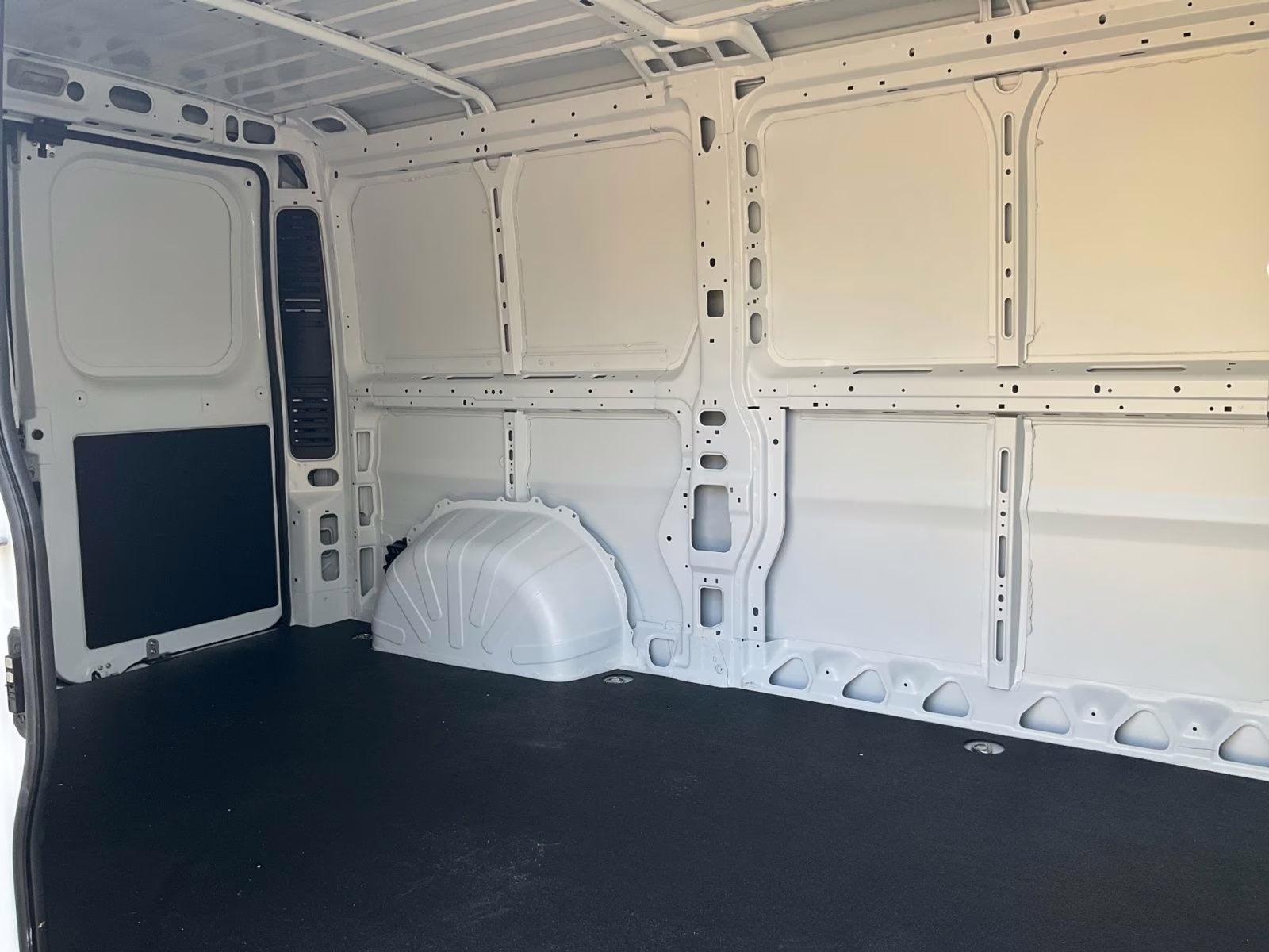 2025 Bright White Clearcoat Ram Promaster 2500 Low Roof Tradesman FWD Van