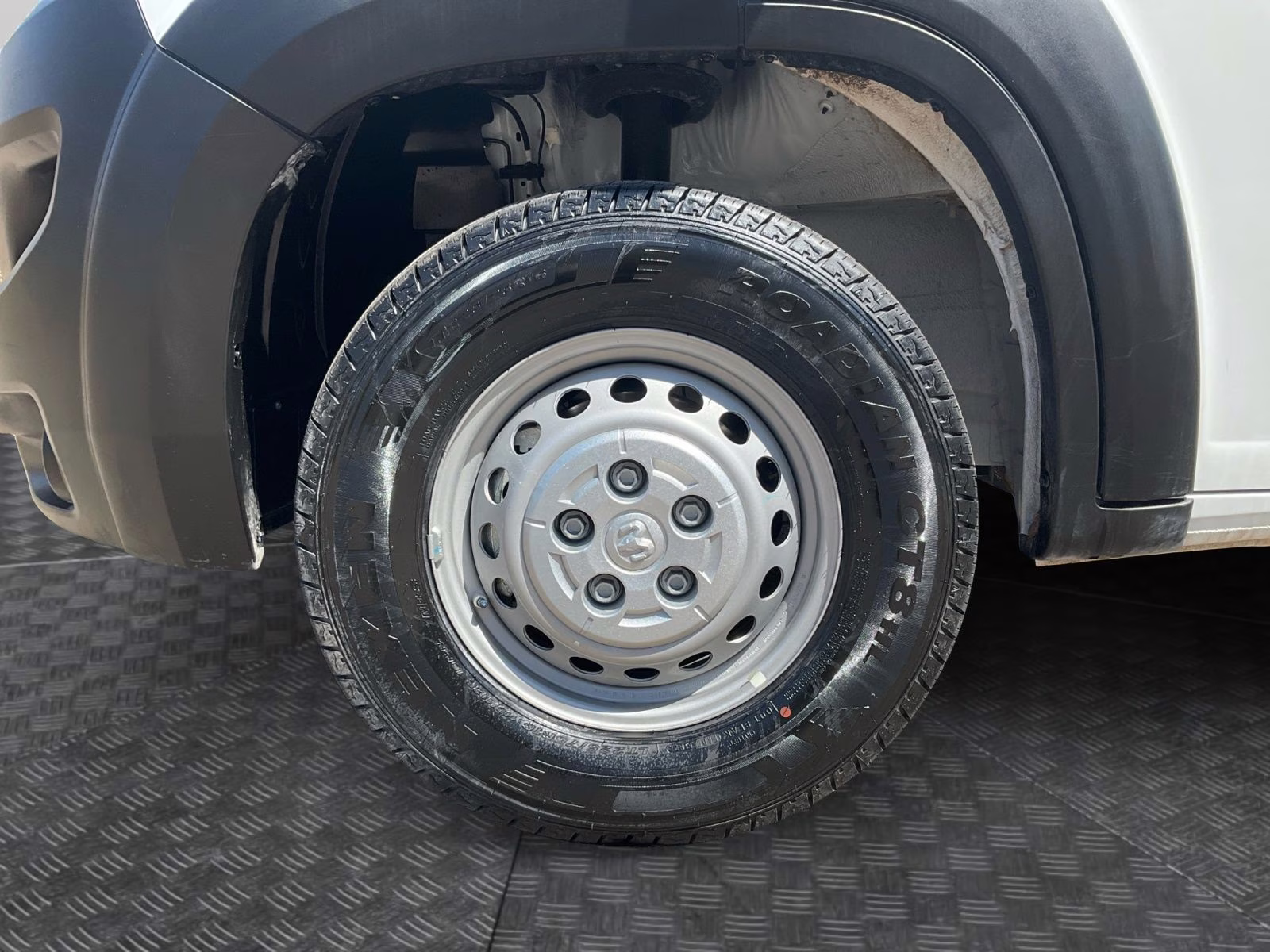 2025 Bright White Clearcoat Ram Promaster 2500 Low Roof Tradesman FWD Van