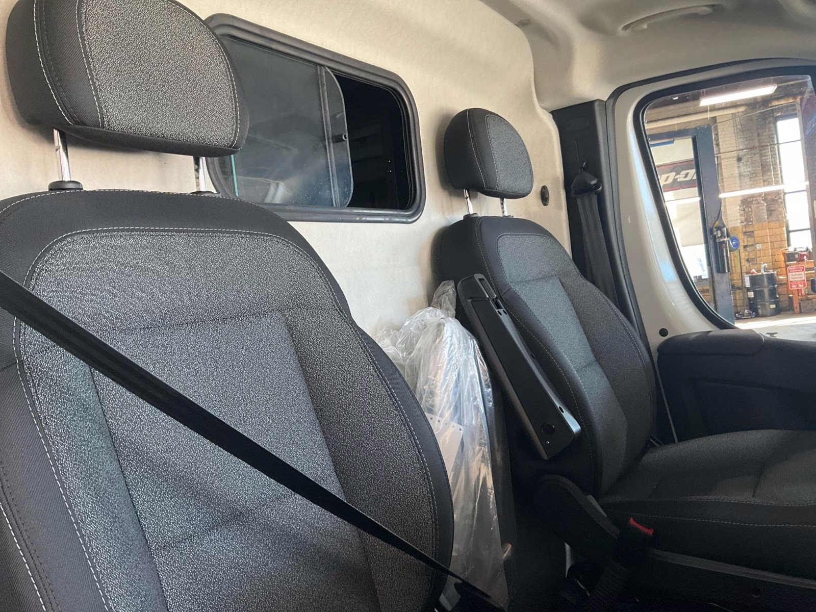 2025 Bright White Clearcoat Ram Promaster 2500 Low Roof Tradesman FWD Van