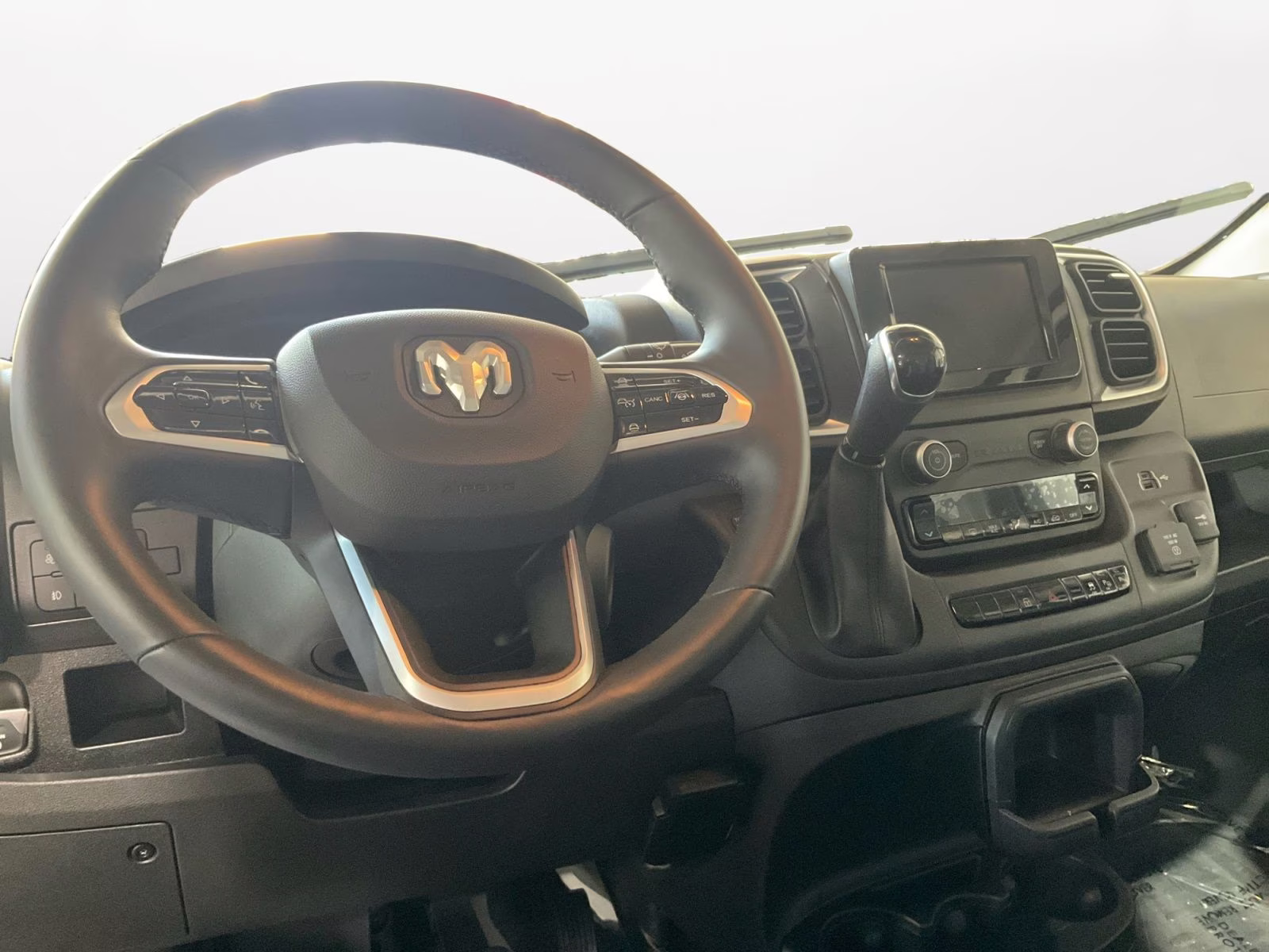 2025 Bright White Clearcoat Ram PPromaster 2500 Low Roof SLT FWD Van