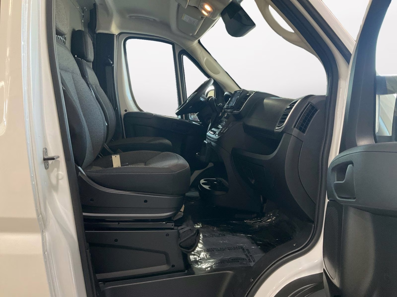 2025 Bright White Clearcoat Ram PPromaster 2500 Low Roof SLT FWD Van