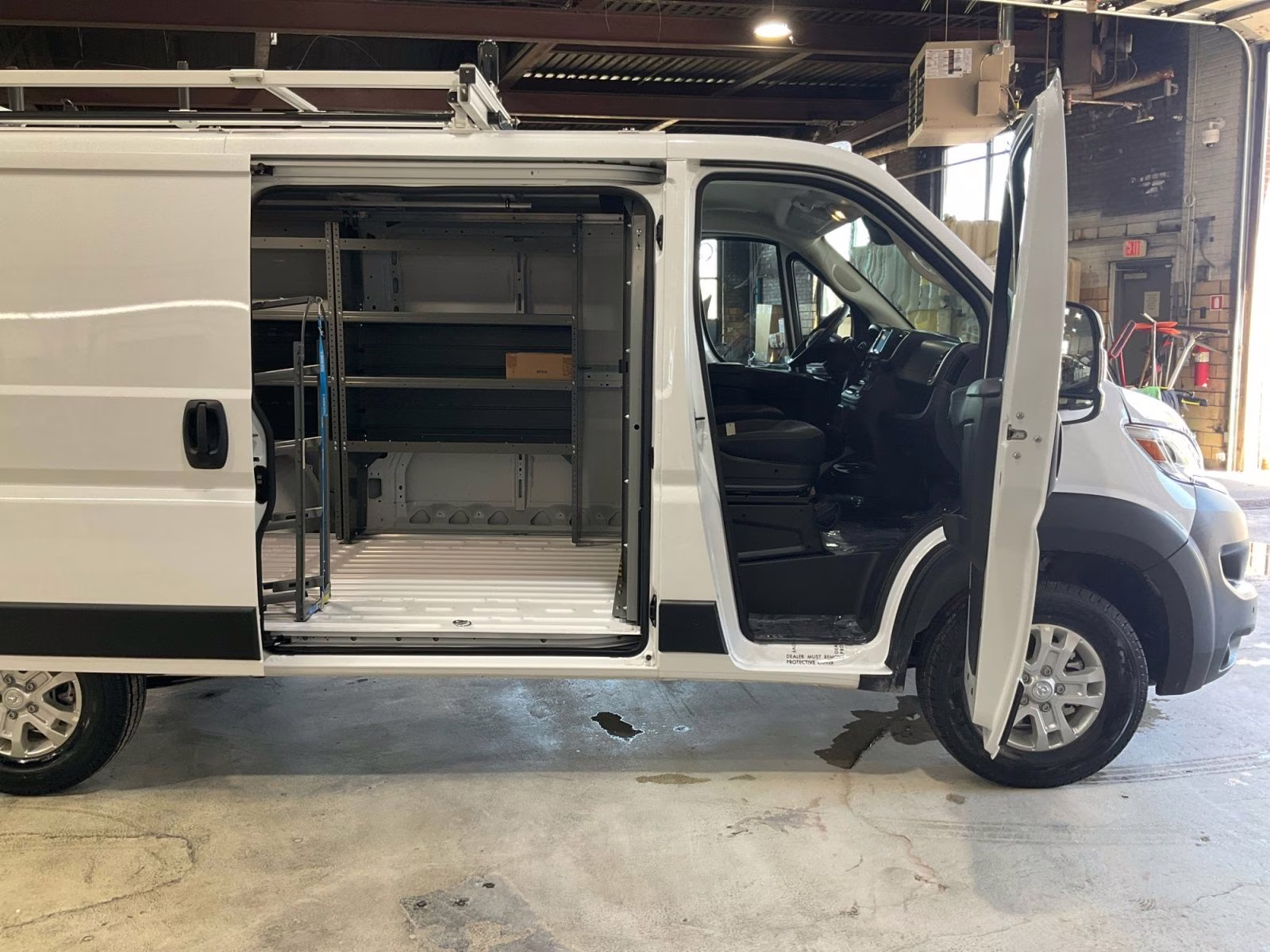 2025 Bright White Clearcoat Ram PPromaster 2500 Low Roof SLT FWD Van