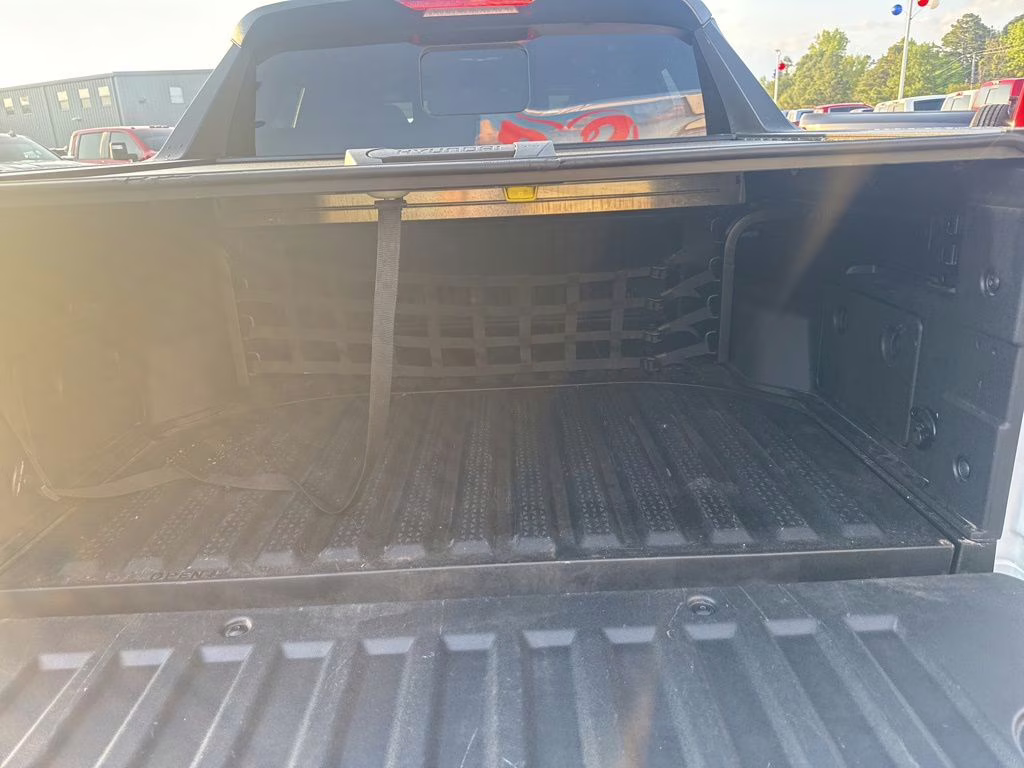 2023 Atlas White Hyundai Santa Cruz Limited AWD Truck