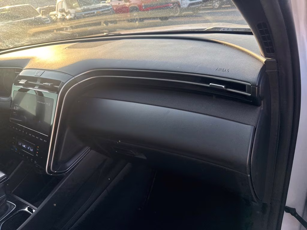 2023 Atlas White Hyundai Santa Cruz Limited AWD Truck