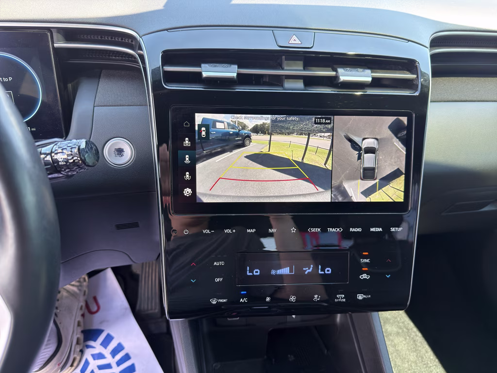 2023 Atlas White Hyundai Santa Cruz Limited AWD Truck