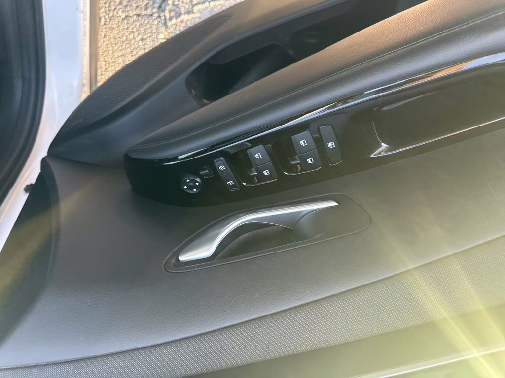 2023 Atlas White Hyundai Santa Cruz Limited AWD Truck