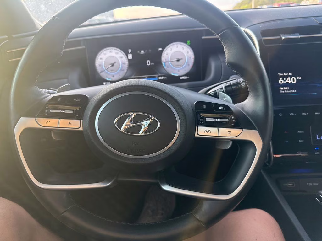 2023 Atlas White Hyundai Santa Cruz Limited AWD Truck