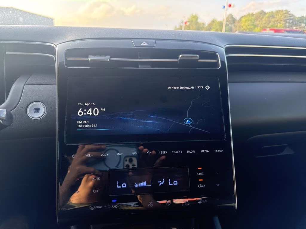 2023 Atlas White Hyundai Santa Cruz Limited AWD Truck