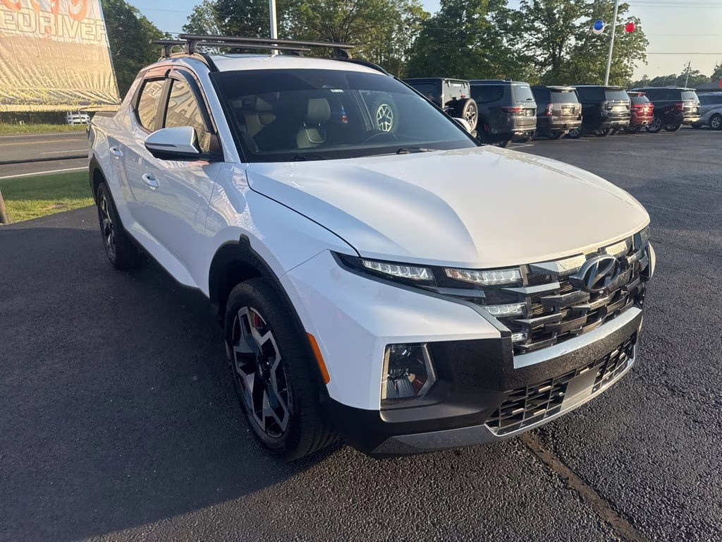 2023 Atlas White Hyundai Santa Cruz Limited AWD Truck