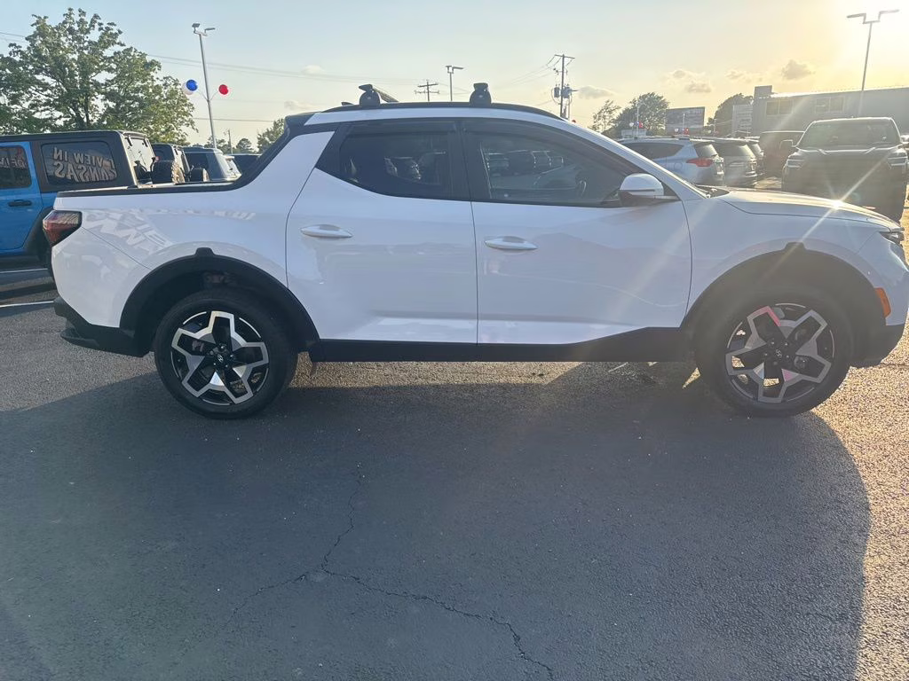 2023 Atlas White Hyundai Santa Cruz Limited AWD Truck