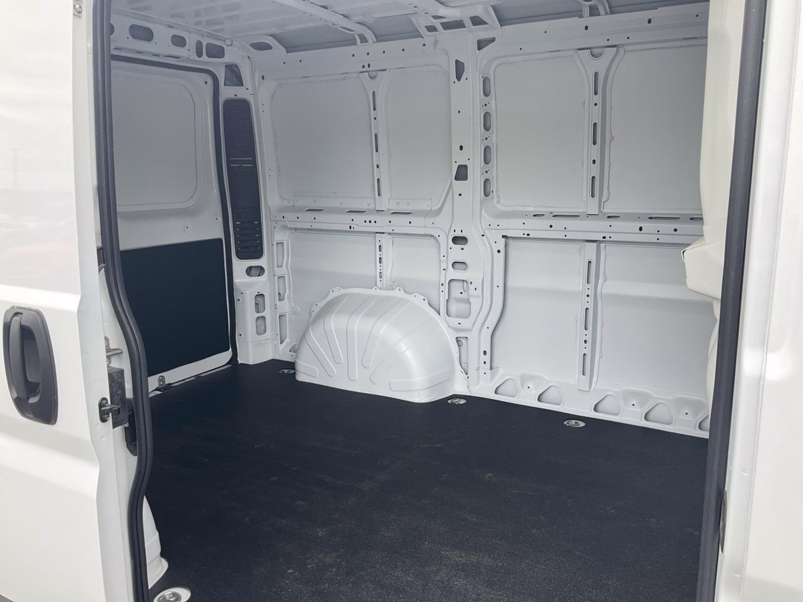 2025 Bright White Clearcoat Ram ProMaster 1500 Low Roof FWD Van