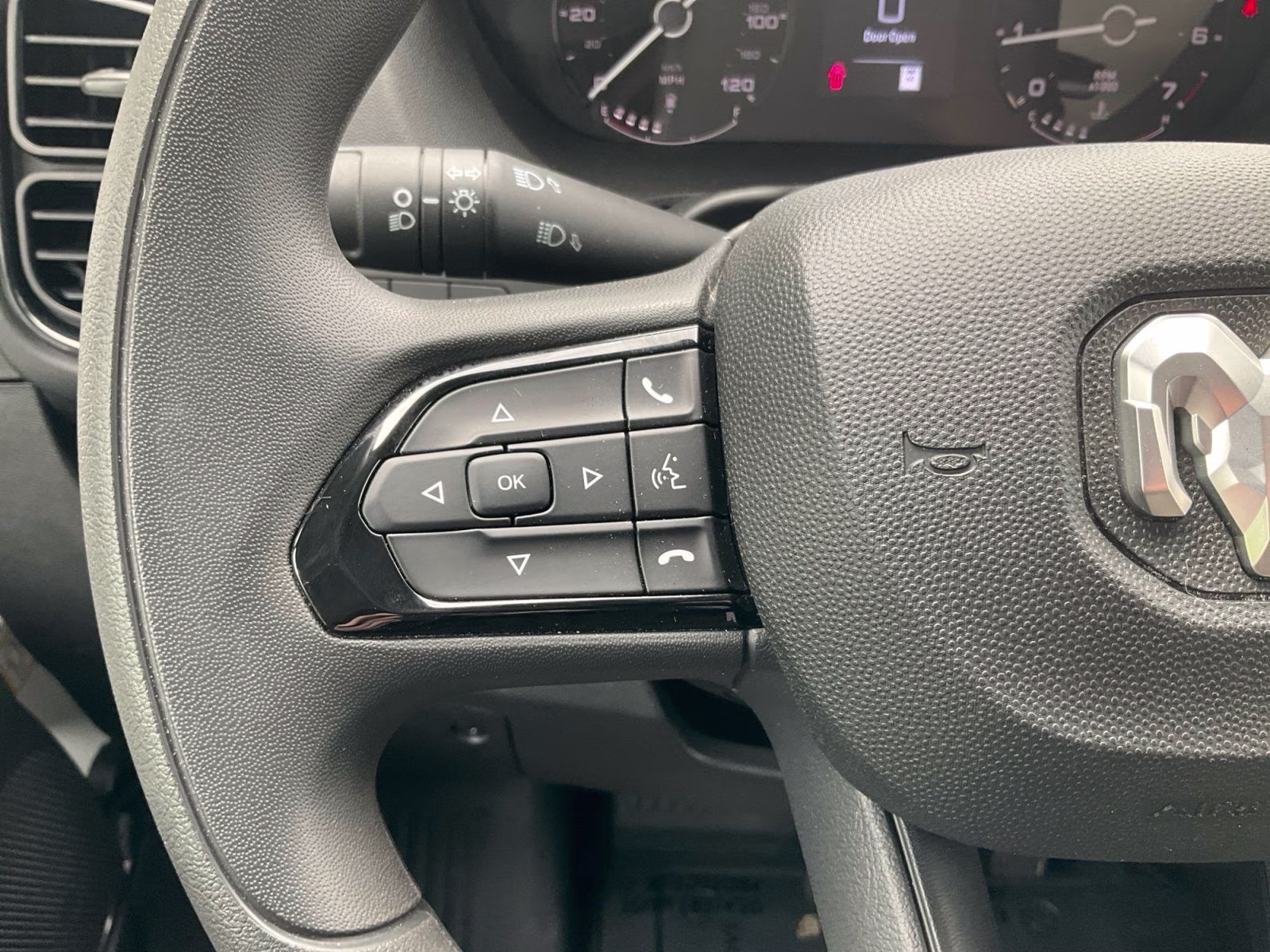 2025 Bright White Clearcoat Ram ProMaster 1500 Low Roof FWD Van