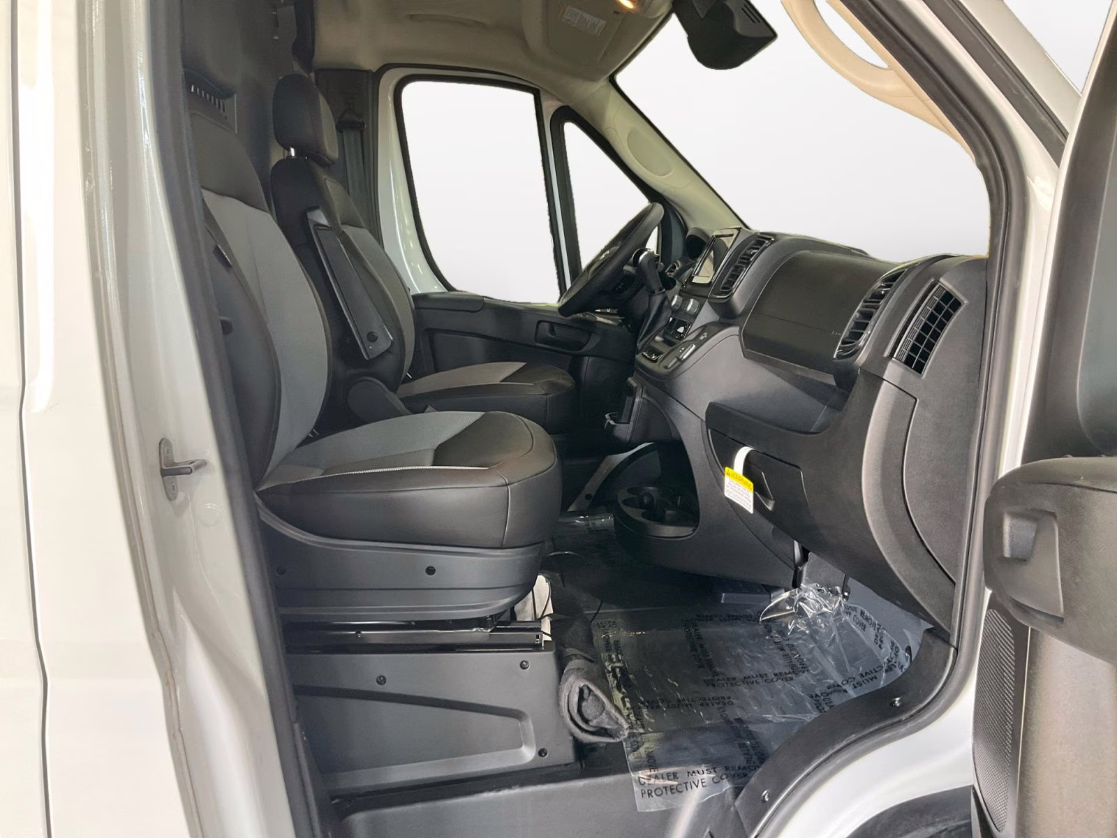 2025 Bright White Clearcoat Ram Promaster 2500 Low Roof Tradesman FWD Van
