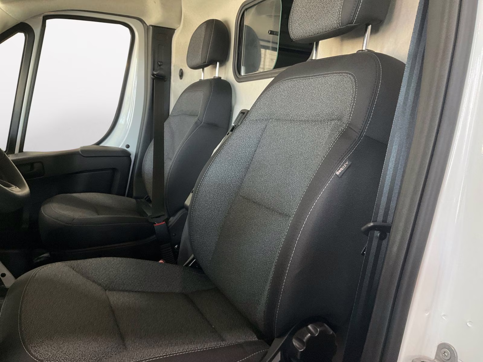 2025 Bright White Clearcoat Ram Promaster 2500 Low Roof Tradesman FWD Van