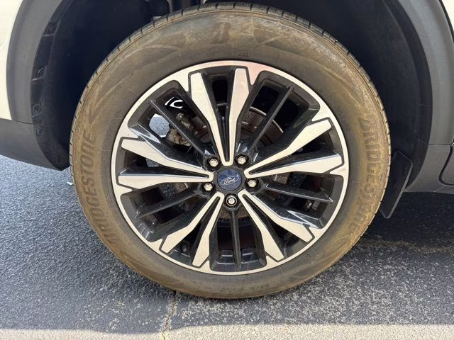 2022 White Metallic Ford Escape SE AWD SUV