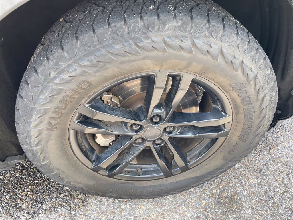 2020 Agate Black Metallic Ford Explorer XLT RWD SUV