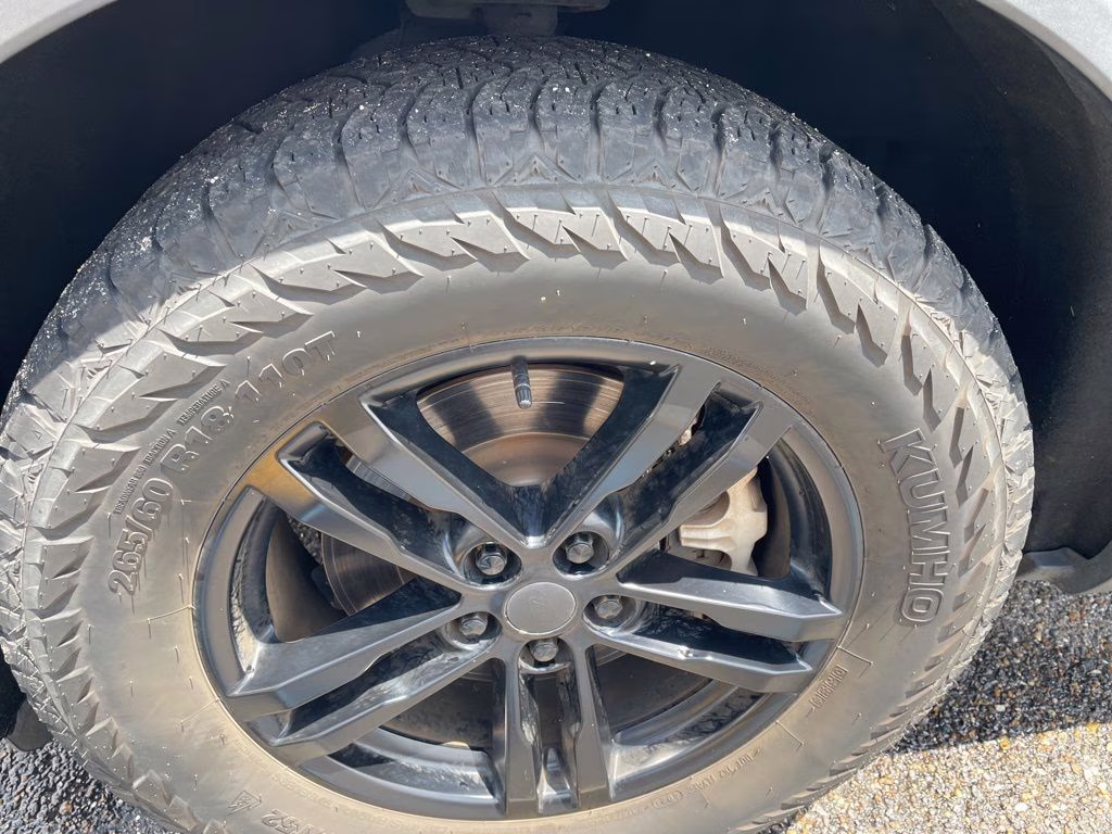 2020 Agate Black Metallic Ford Explorer XLT RWD SUV