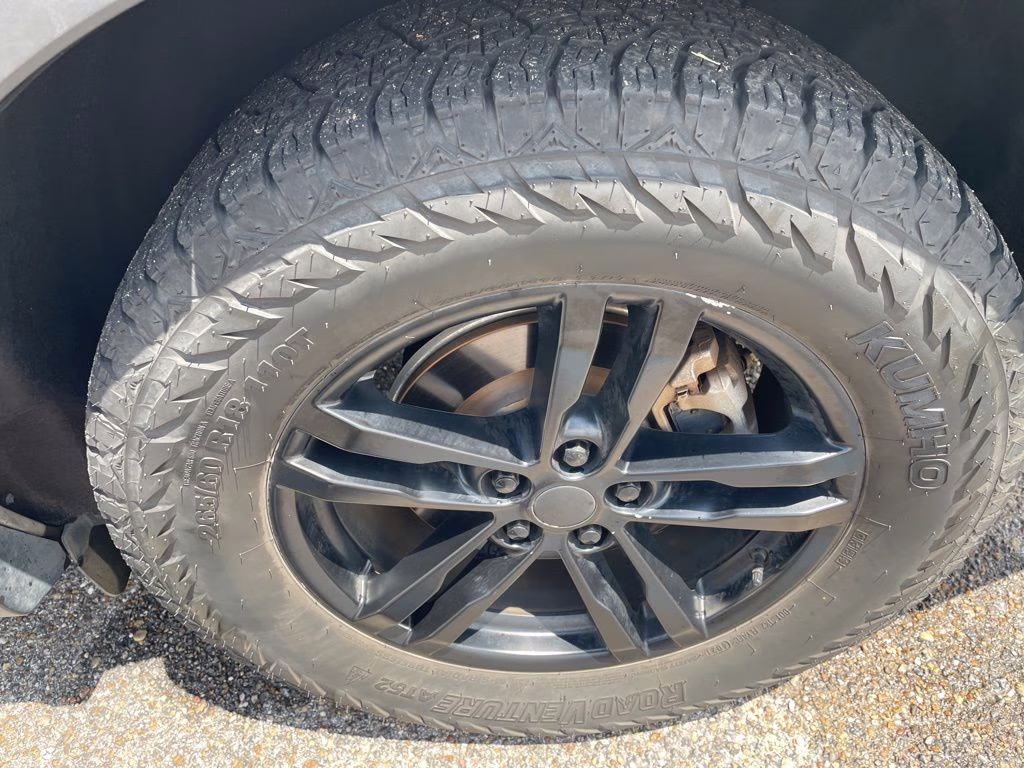 2020 Agate Black Metallic Ford Explorer XLT RWD SUV